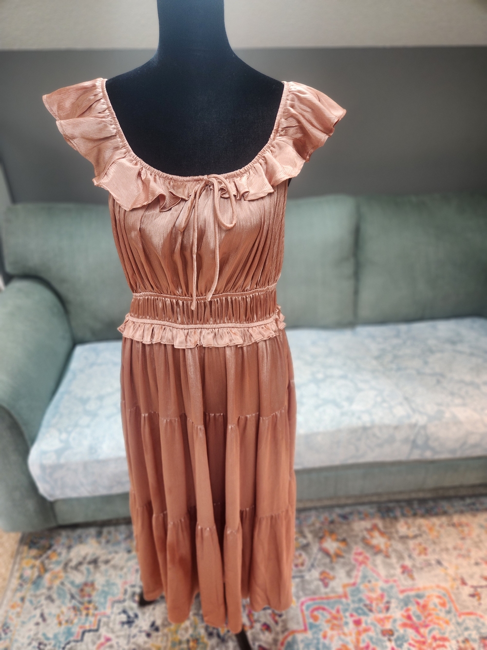Arula Satin Midi Tiered Dress In Beige Rose 0X 1X Plus Elegant Great Condition